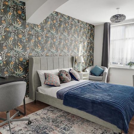 Place To Stay In Longbridge Μπάρκινγκ Εξωτερικό φωτογραφία