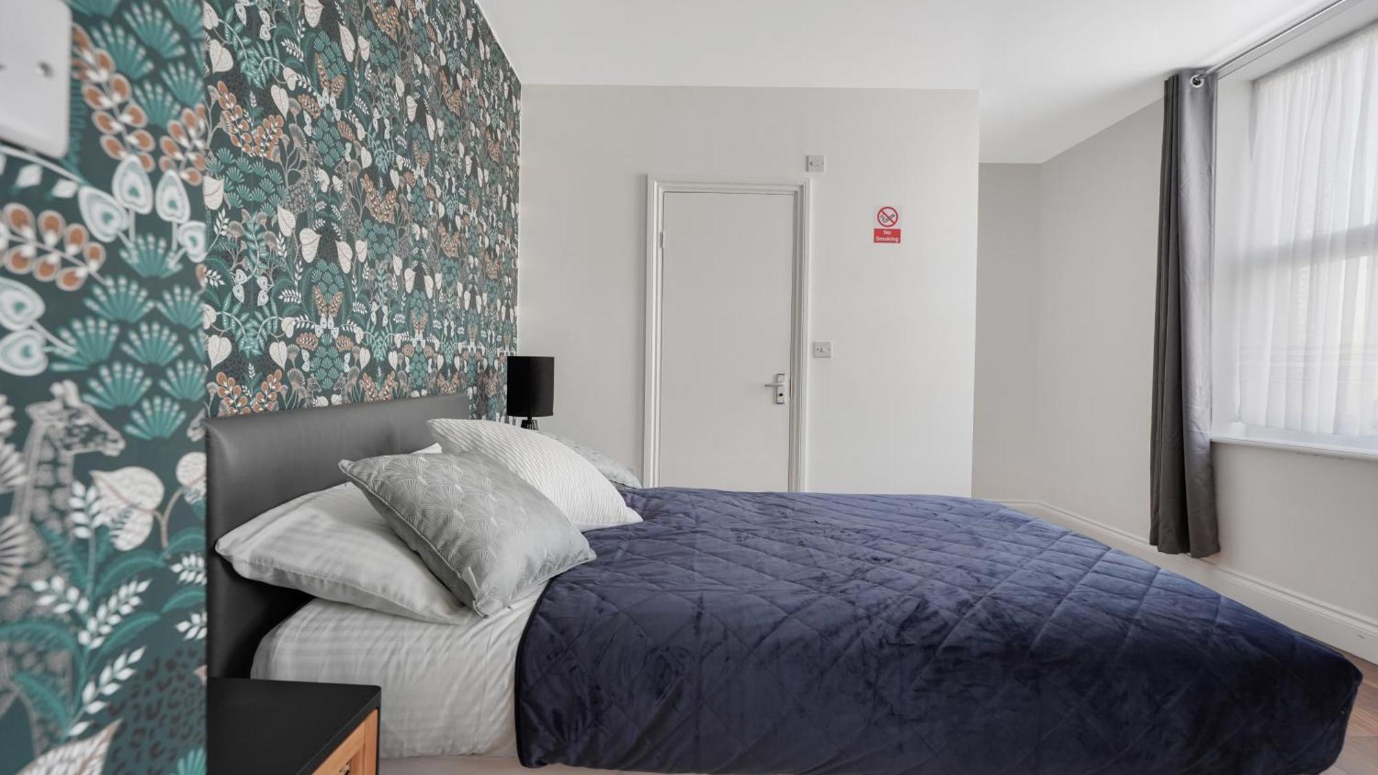 Place To Stay In Longbridge Μπάρκινγκ Εξωτερικό φωτογραφία