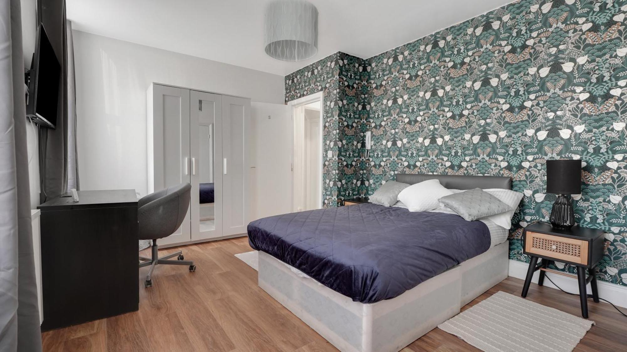Place To Stay In Longbridge Μπάρκινγκ Εξωτερικό φωτογραφία