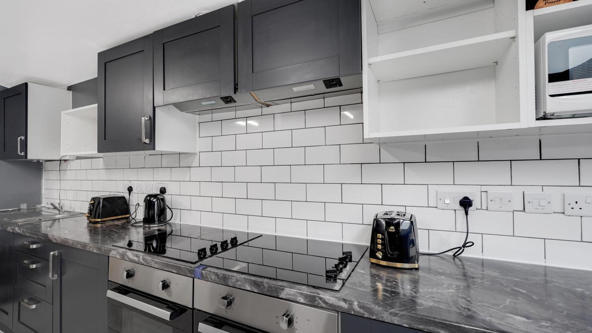 Place To Stay In Longbridge Μπάρκινγκ Εξωτερικό φωτογραφία