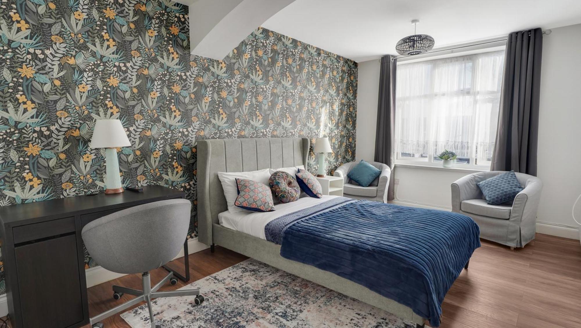 Place To Stay In Longbridge Μπάρκινγκ Εξωτερικό φωτογραφία
